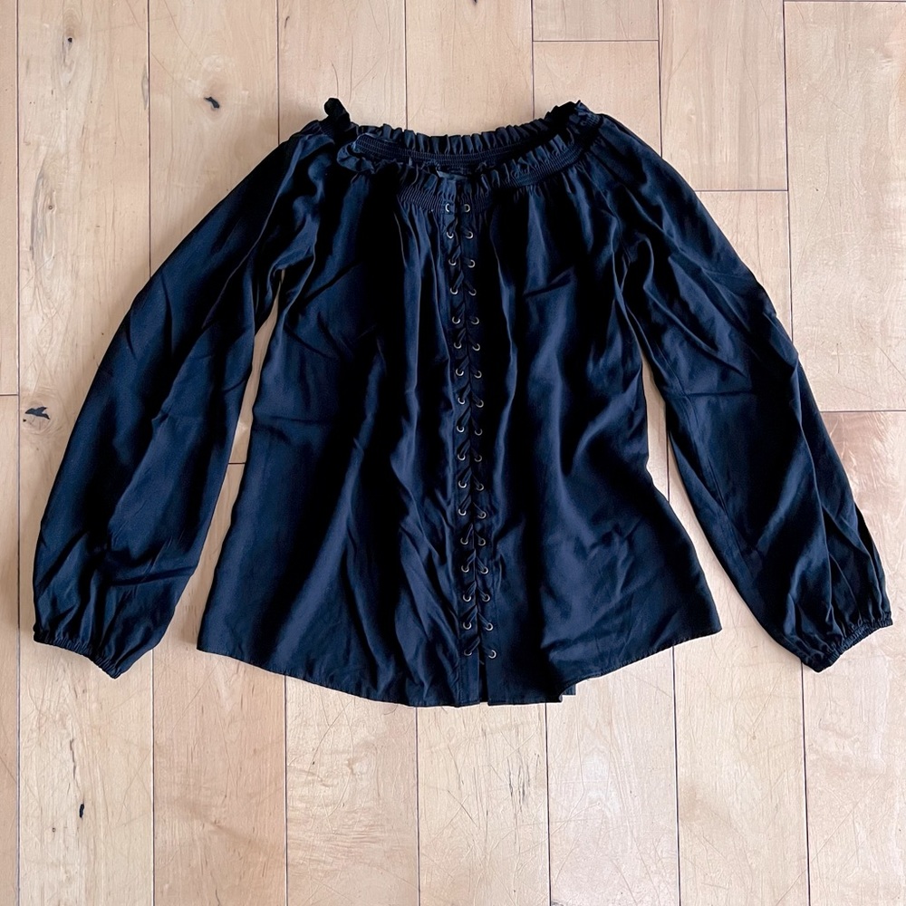 NWOT Rock & Republic Black Off Shoulder Long Sleeve Blouse